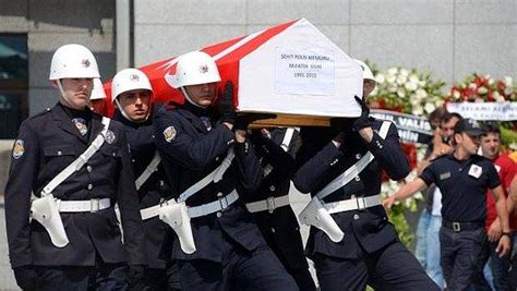 Ş­e­h­i­t­ ­P­o­l­i­s­ ­M­e­m­u­r­u­ ­S­i­v­r­i­­y­e­ ­T­ö­r­e­n­